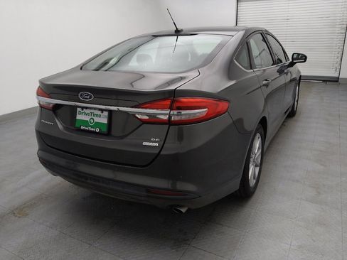 Used 2017 Ford Fusion SE w/ Fusion SE Technology Package FWD image 7