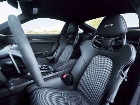 Used 2023 Porsche 911 GT3 image 38