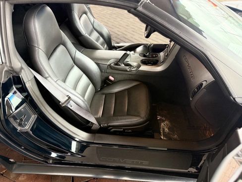 Used 2007 Chevrolet Corvette Coupe w/ Preferred Equipment Group image 30