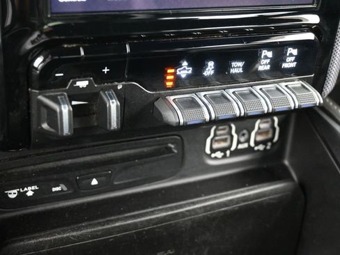 Used 2019 RAM 1500 Limited image 26