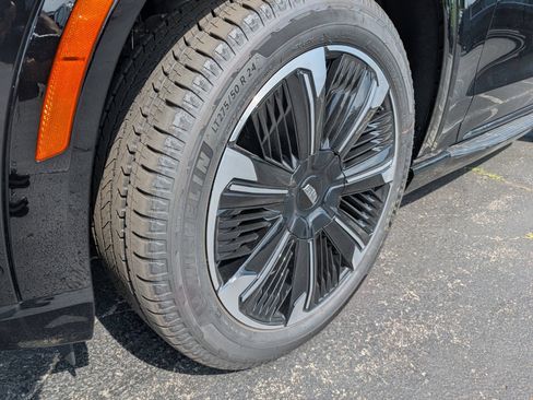 New 2026 Cadillac Escalade IQ Sport 1 w/ LPO, Floor Liner Package AWD/4WD image 26