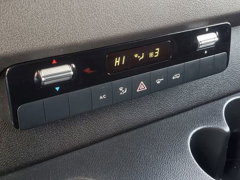 Used 2022 Mercedes-Benz Sprinter 1500 image 19