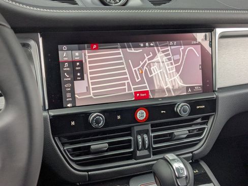 Certified 2026 Porsche Macan S AWD/4WD image 20