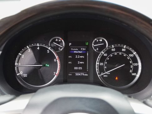 Used 2022 Lexus GX 460 Premium w/ Accessory Package AWD/4WD image 19