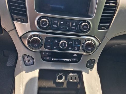 Used 2019 Chevrolet Suburban LT RWD image 9