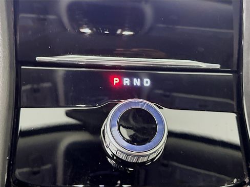 Used 2023 Jeep Grand Cherokee Limited w/ Black Appearance Package image 25