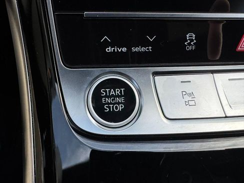 Used 2024 Audi A8 L 3.0T image 24