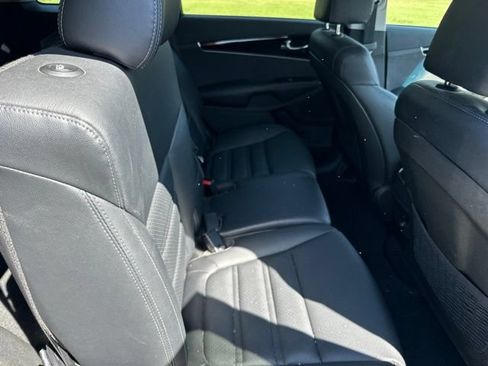 Used 2020 Kia Sorento EX AWD/4WD image 14