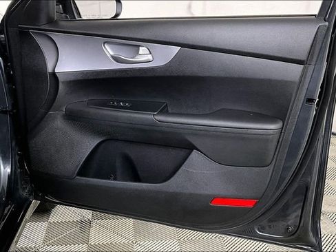 Used 2022 Kia Forte LXS image 23