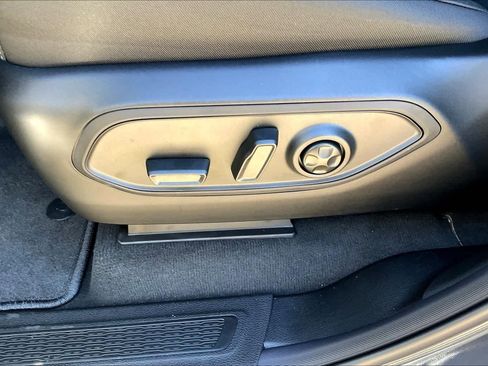 New 2025 Jeep Grand Cherokee Laredo X w/ Luxury Tech Group I image 16