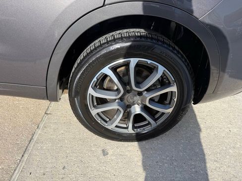 Used 2019 Maserati Levante AWD/4WD image 34