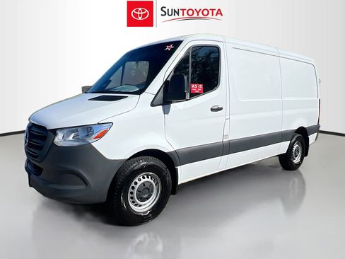 Used 2025 Mercedes-Benz Sprinter 2500 image 9