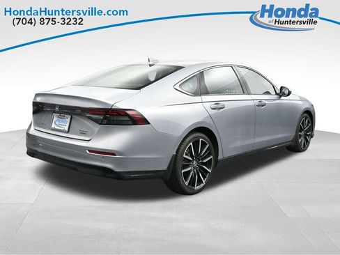 Used 2025 Honda Accord Touring image 8