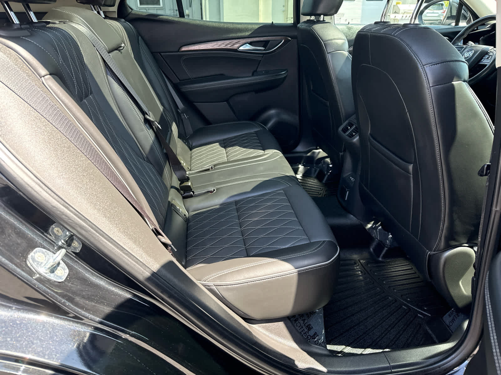 Used 2023 Buick Envision Avenir AWD/4WD image 14