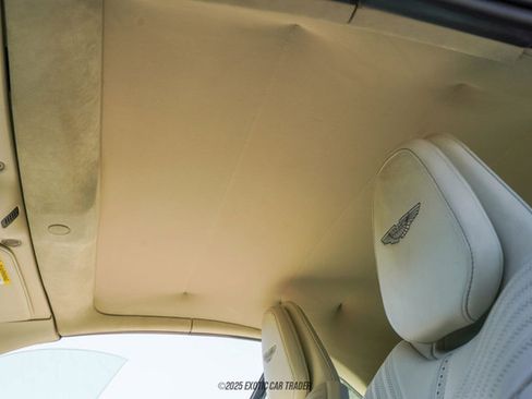 Used 2020 Aston Martin DB11 Volante image 42