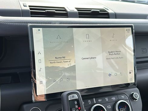 New 2026 Land Rover Defender 110 X-Dynamic SE image 18