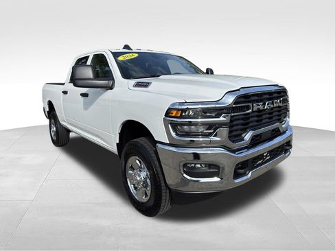 Used 2026 RAM 2500 Tradesman w/ Chrome Appearance Group AWD/4WD image 3