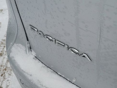 Used 2024 Chrysler Pacifica Limited w/ Trailer Tow Group image 22