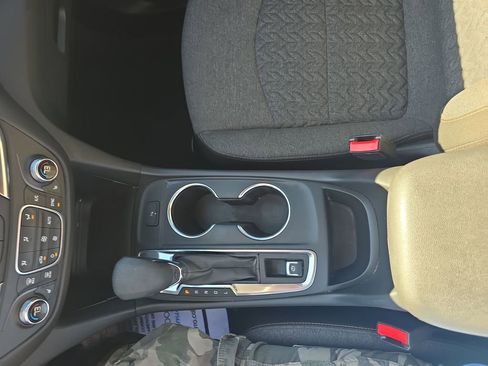 Used 2024 Chevrolet Equinox LT image 19