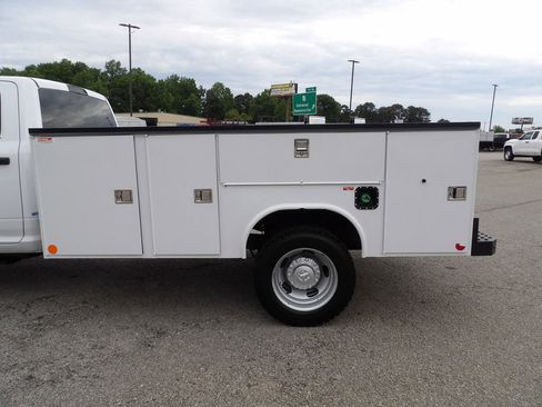 Used 2021 RAM 5500 Tradesman w/ Chrome Appearance Group AWD/4WD image 47