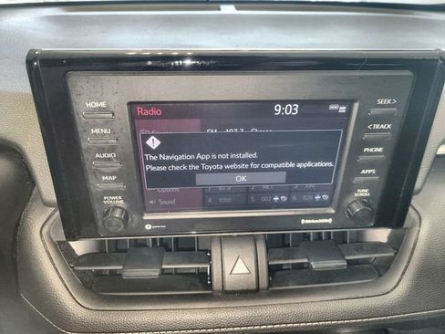 Used 2022 Toyota RAV4 LE FWD image 18