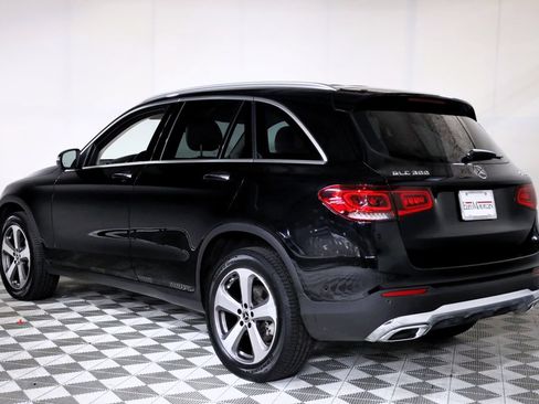 Used 2022 Mercedes-Benz GLC 300 4MATIC image 4