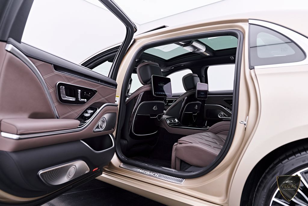 Used 2024 Mercedes-Benz Maybach S 680 4MATIC image 37