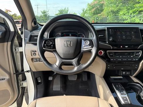 Used 2019 Honda Pilot Elite image 16