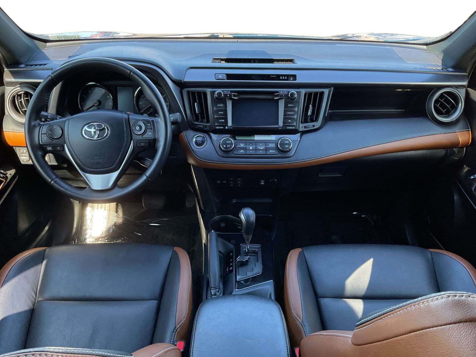 Used 2018 Toyota RAV4 SE w/ Power Extra Value Package AWD/4WD image 10