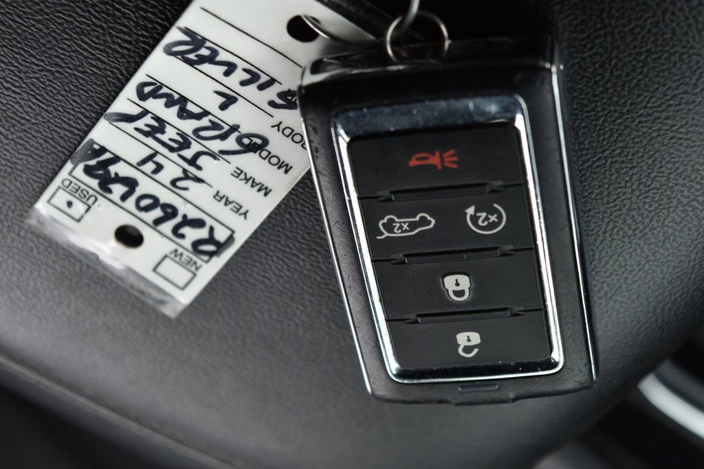 Used 2024 Jeep Grand Cherokee L Laredo AWD/4WD image 40