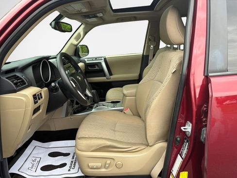 Used 2011 Toyota 4Runner SR5 AWD/4WD image 12
