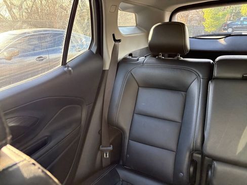 Used 2024 GMC Terrain SLT image 37