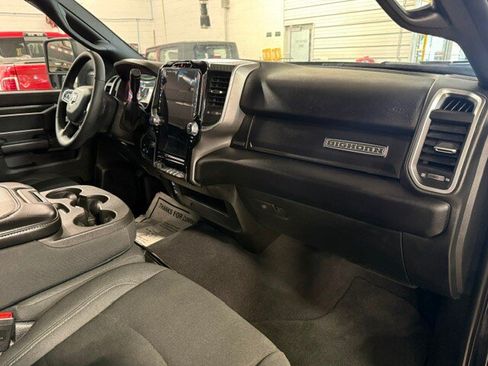 Used 2025 RAM 2500 Big Horn AWD/4WD image 9