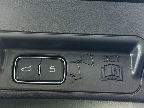 Used 2025 Ford Explorer Active image 31