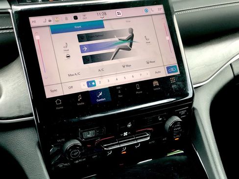 Used 2022 Jeep Grand Cherokee L Limited image 24