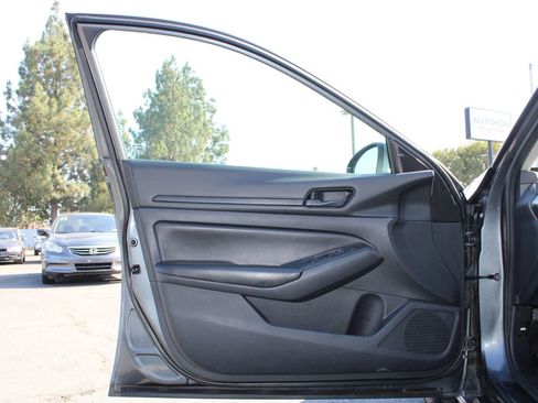 Used 2023 Nissan Altima 2.5 S FWD image 7
