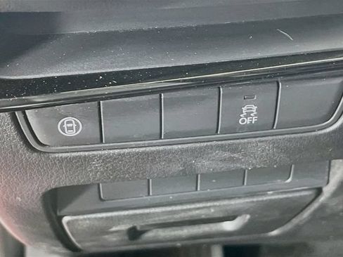 Used 2019 MAZDA MAZDA3 Hatchback FWD image 12
