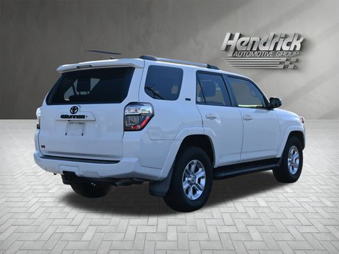 Used 2020 Toyota 4Runner SR5 image 10