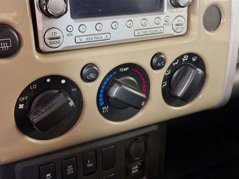 Used 2013 Toyota FJ Cruiser 4WD w/ Upgrade Pkg image 15