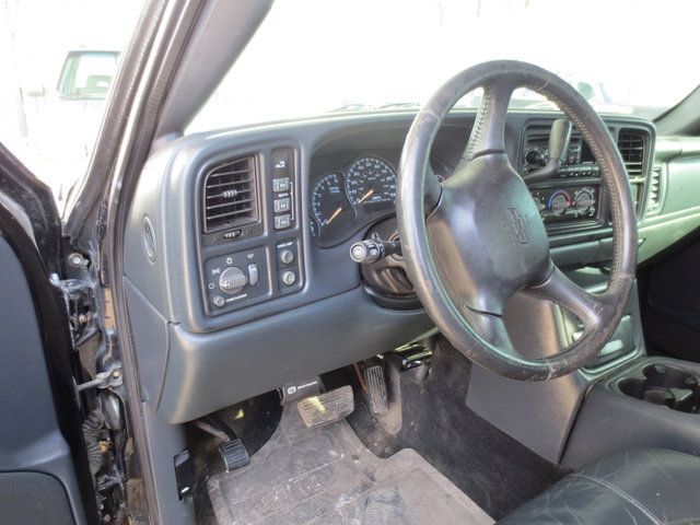 Used 2002 Chevrolet Silverado 2500 LT w/ Off-Road Skid Plate Pkg AWD/4WD image 16