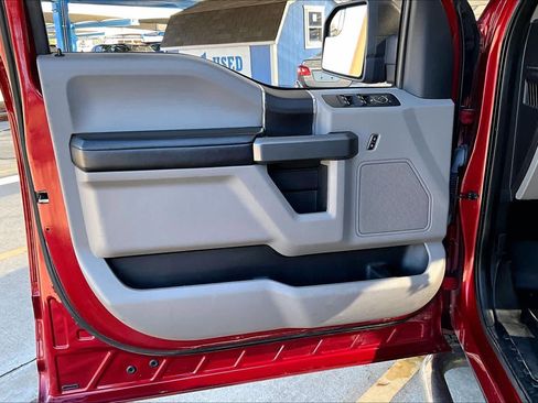 Used 2017 Ford F150 XLT w/ Trailer Tow Package image 21