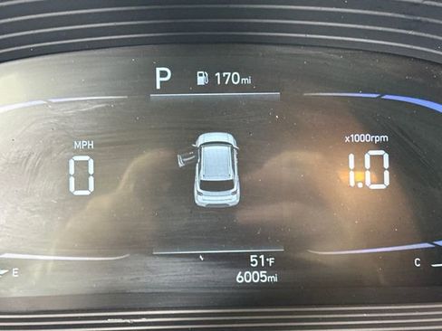 Certified 2024 Hyundai Venue SEL image 18