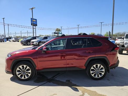 Used 2019 Toyota RAV4 XLE Premium w/ Advanced Technology Package image 4