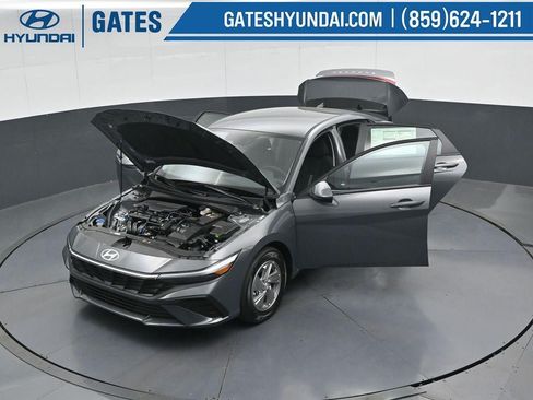 New 2026 Hyundai Elantra SE FWD image 50