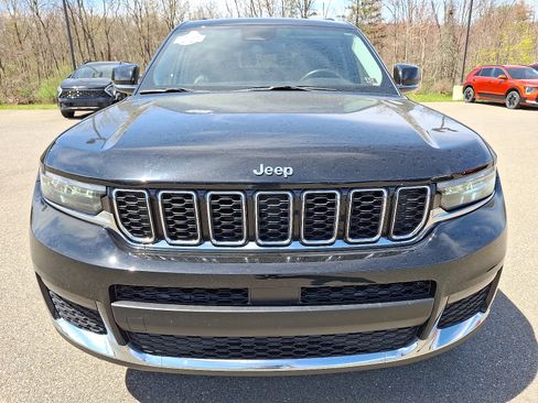 Used 2021 Jeep Grand Cherokee L Limited image 2