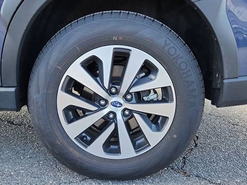 Used 2025 Subaru Outback Premium AWD/4WD image 8