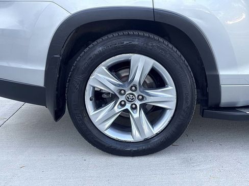 Used 2016 Toyota Highlander Limited AWD/4WD image 9