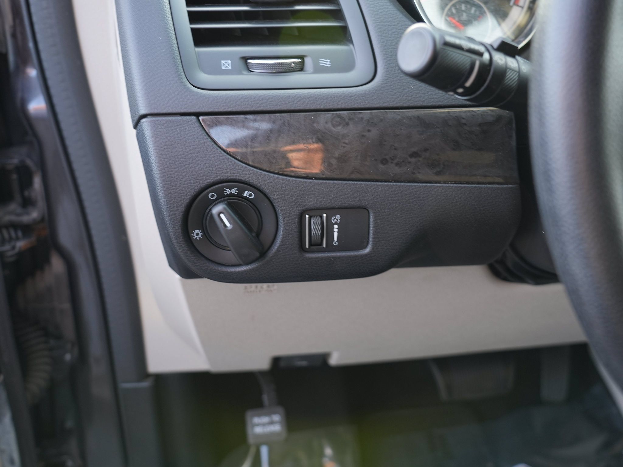 Used 2018 Dodge Grand Caravan SE w/ UConnect Hands-Free Group FWD image 18