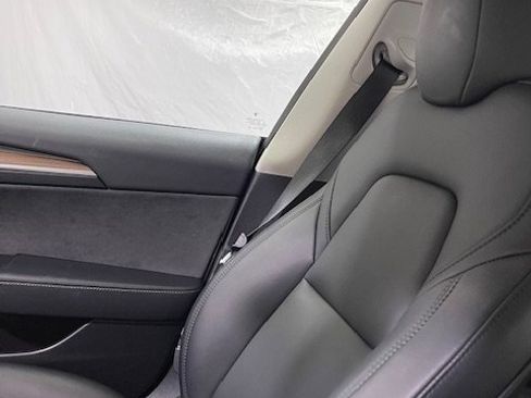 Used 2023 Tesla Model 3 Standard Range image 36