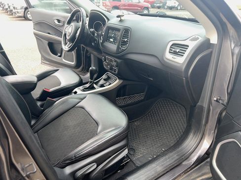 Used 2020 Jeep Compass Latitude image 29